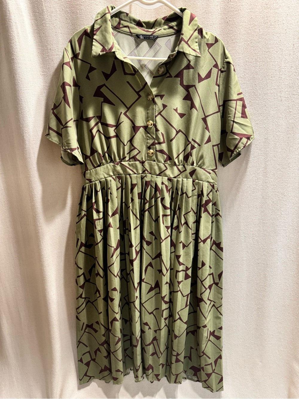 BloomChic Olive Geometric Pleated Midi Shirt Dress 14/16